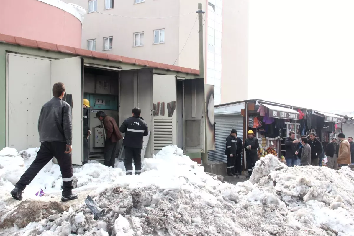 Hakkari\'de Trafo Patladı