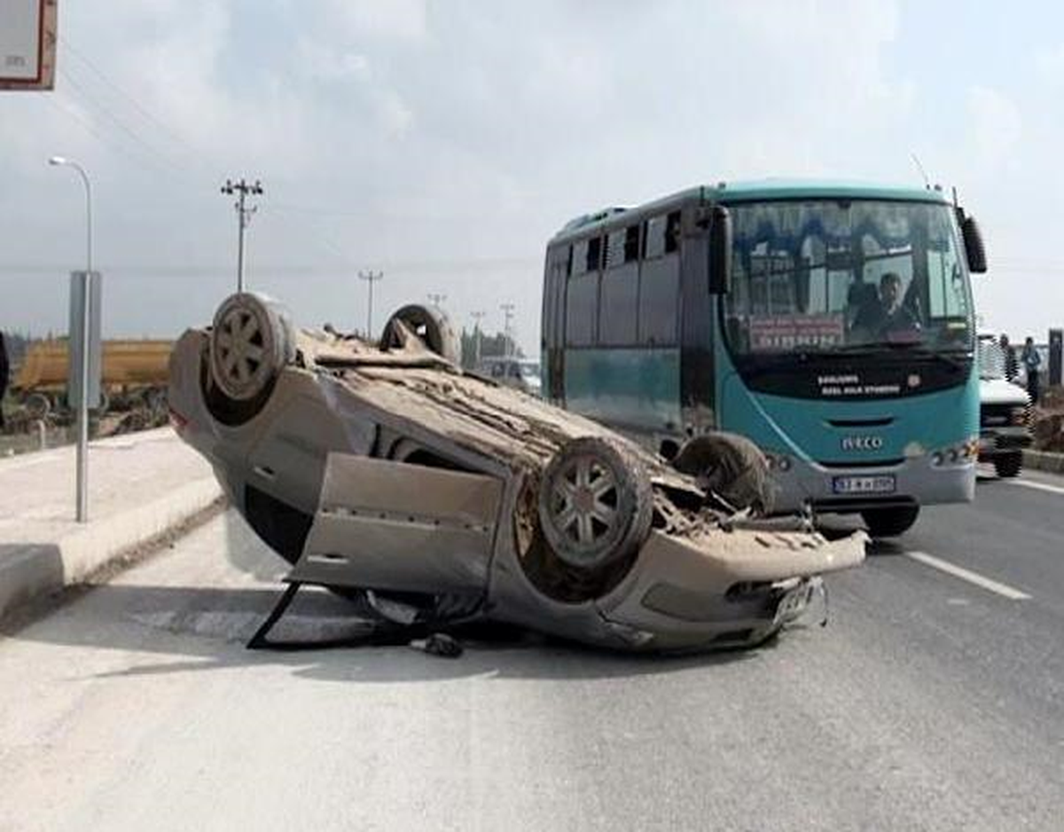 Şanlıurfa\'da Otomobil Devrildi: 2 Yaralı