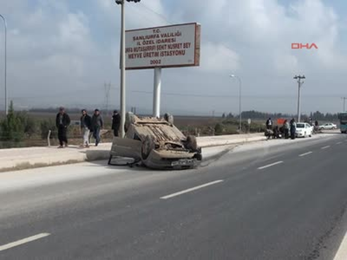 Şanlıurfa\' da Otomobil Devrildi