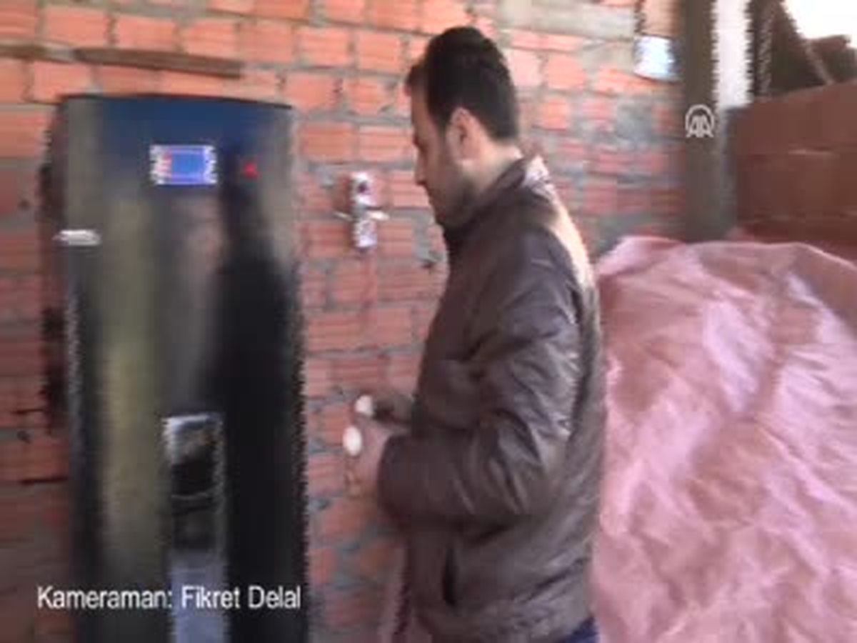 Buzdolabını Kuluçka Makinesine Dönüştürdü
