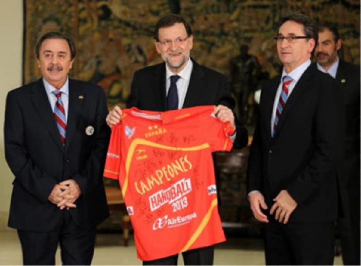 İspanya Başbakanı Rajoy\'dan, Şampiyon Hentbolculara Kutlama