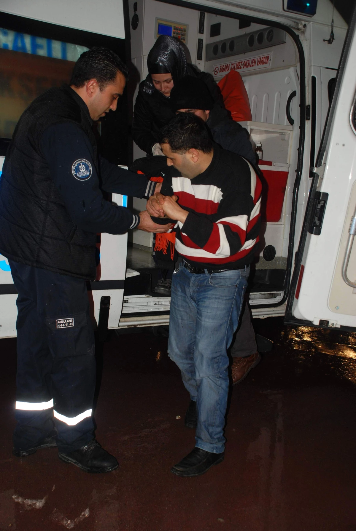 Kocaeli\'deki Otobüs Kazası: 20 Yaralı