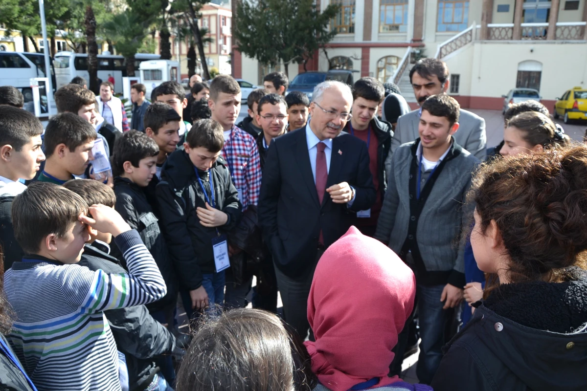 Manisa\'da Dev Öğrencilerden Kültürel Gezi