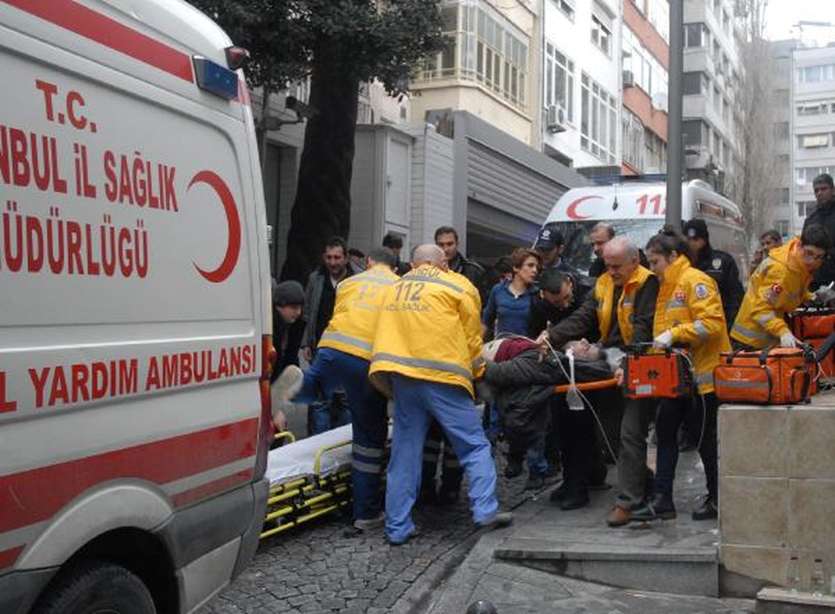 Sokakta Fenalaşıp Yaşamını Yitirdi
