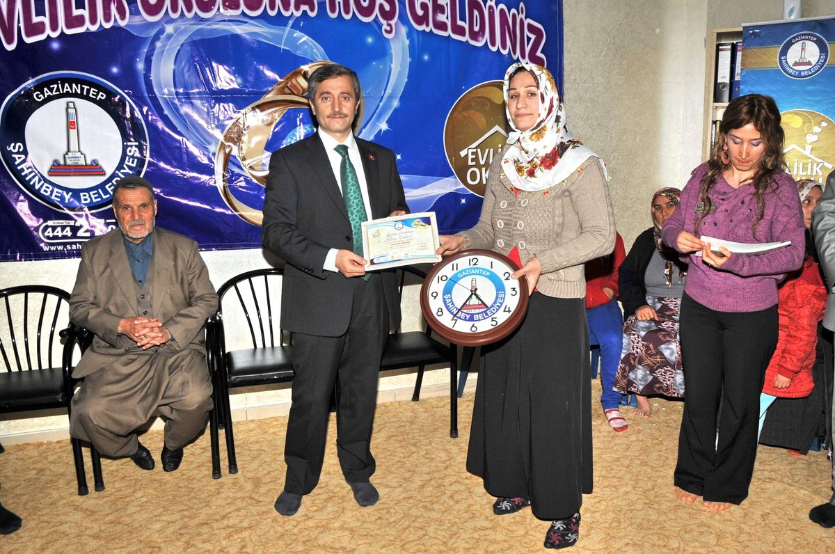 38 Kursiyere Sertifikaları Verildi