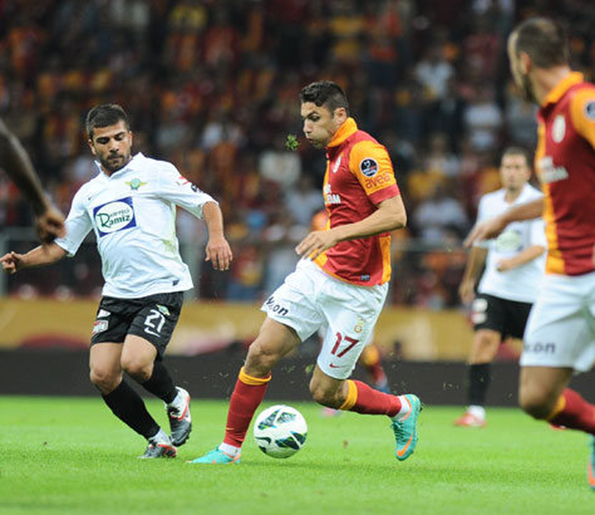 Akhisarspor-Galatasaray Zengin-Yoksul Kapışması