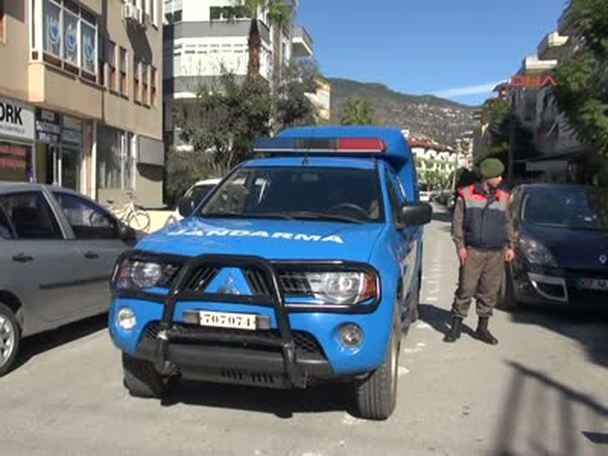 Alanyadüzeltmebahçeden Çaldıkları 600 Kilo Muzu Halde Satmak İstediler