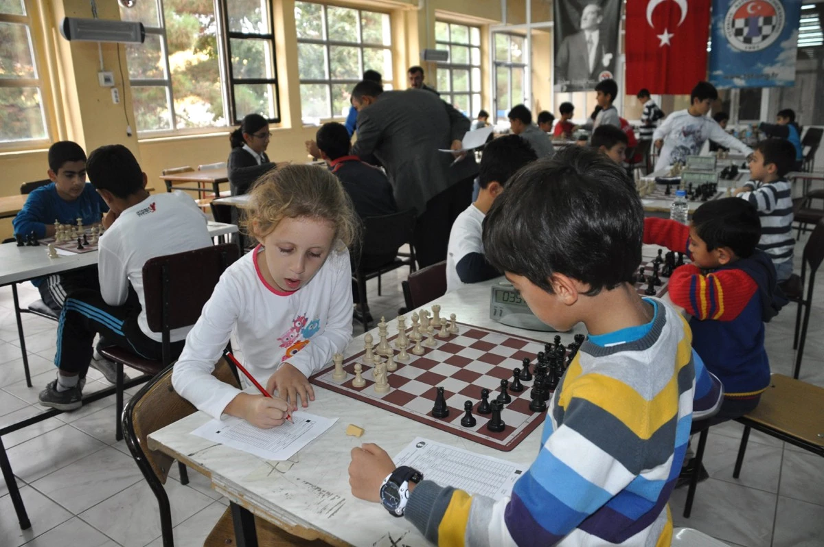 Atatürk\'ün Malatya\'ya Gelişinin 82. Yıldönümü Dolayısıyla Satranç Turnuvası Yapıldı