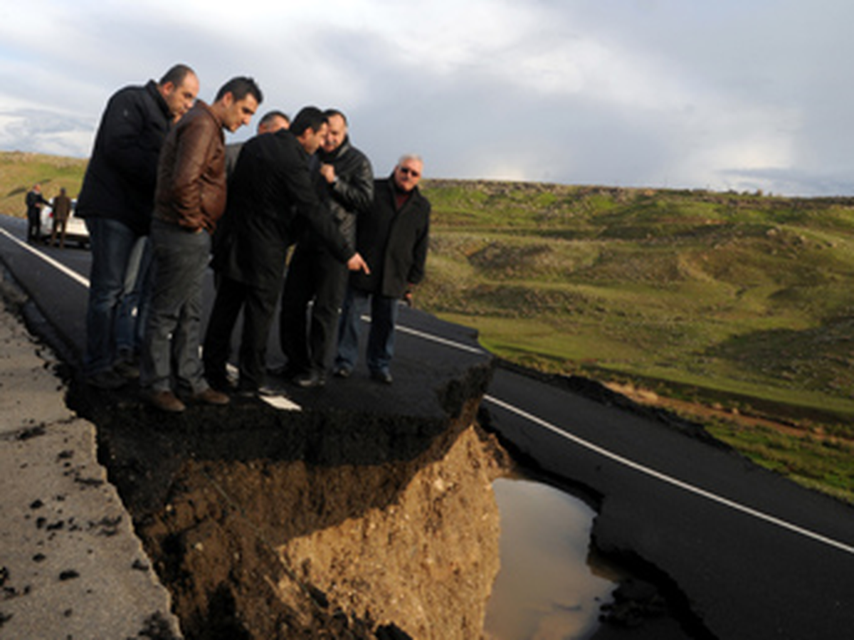 Cizre-Nusaybin Karayolunda Çökme