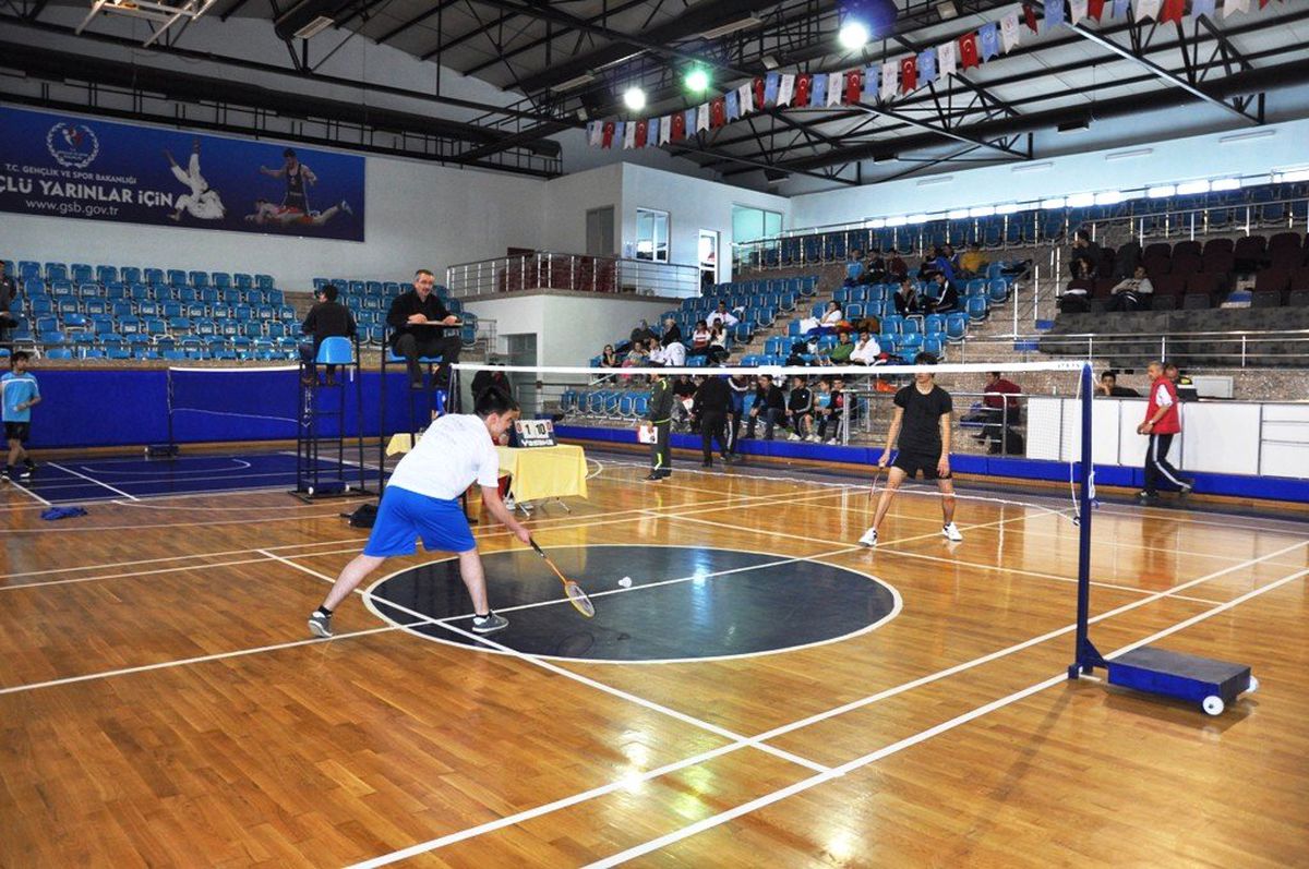 Düzce\'de Sessizler Badminton Ligi Oynandı