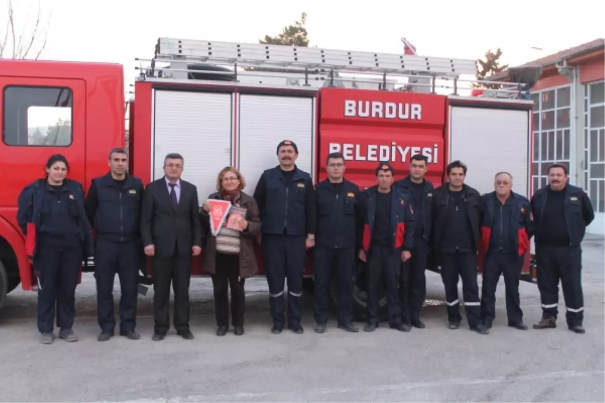 Hayvan Dostları Derneğinden İtfaiyeye Teşekkür Ziyareti