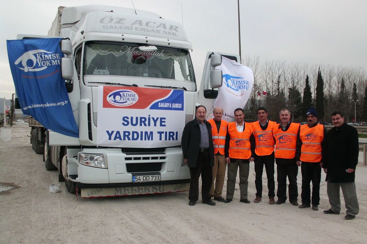 Kimse Yok mu Derneği Sakarya Şubesi, Suriye\'ye 45.5 Ton Gıda Gönderdi