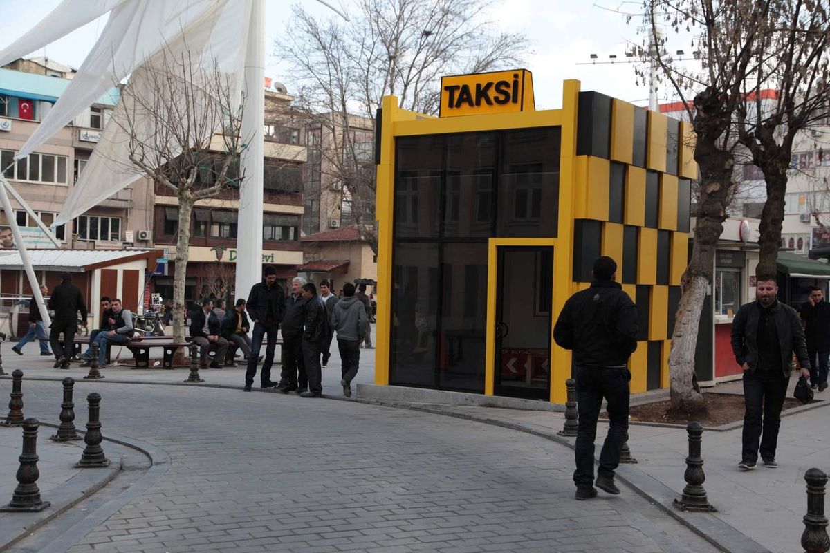 Modern Taksi Durakları Geliyor