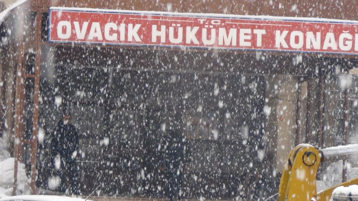 Ovacık\'ta Kar Yağışı