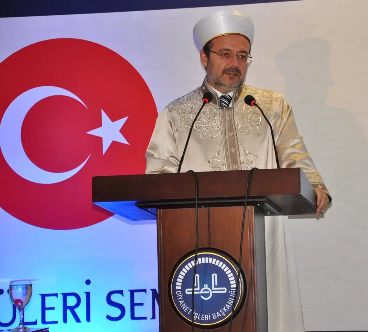 Görmez: Başka Dinlere Karışmayız