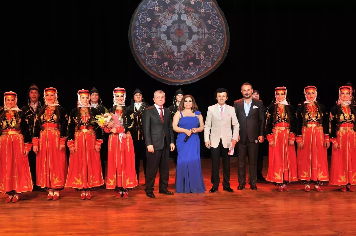 Prof. Dr. Necmettin Erbakan Kongre Merkezi\'nde Muhteşem Gösteri