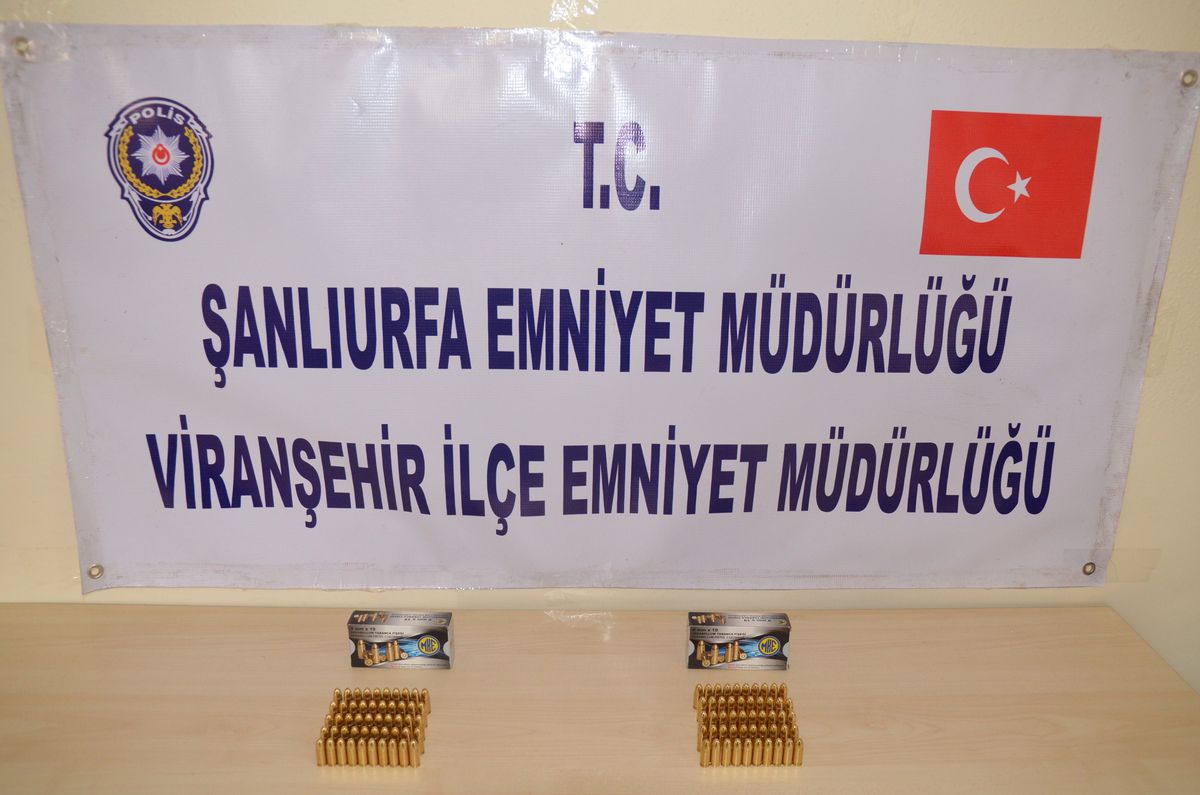 Şanlıurfa\'da Bir Araçta 100 Mermi Ele Geçirildi