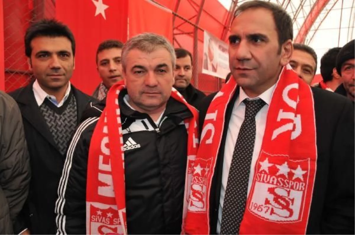 Sivasspor Kulübü Başkanı Otyakmaz Açıklaması