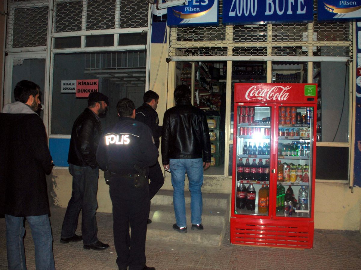 Tekel Bayi Alarmı Polisi Harekete Geçirdi