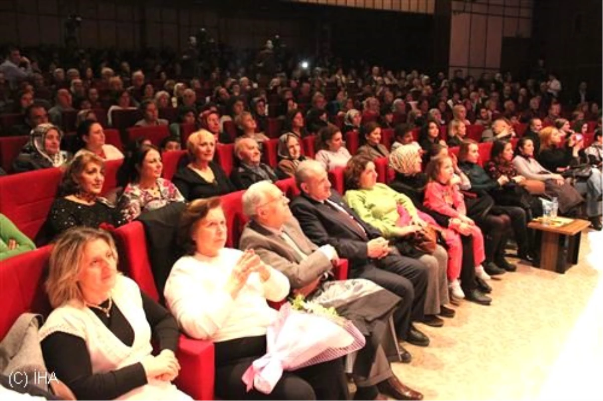 Yıldırım Belediyesi Tsm Korosu İlk Konserini Verdi