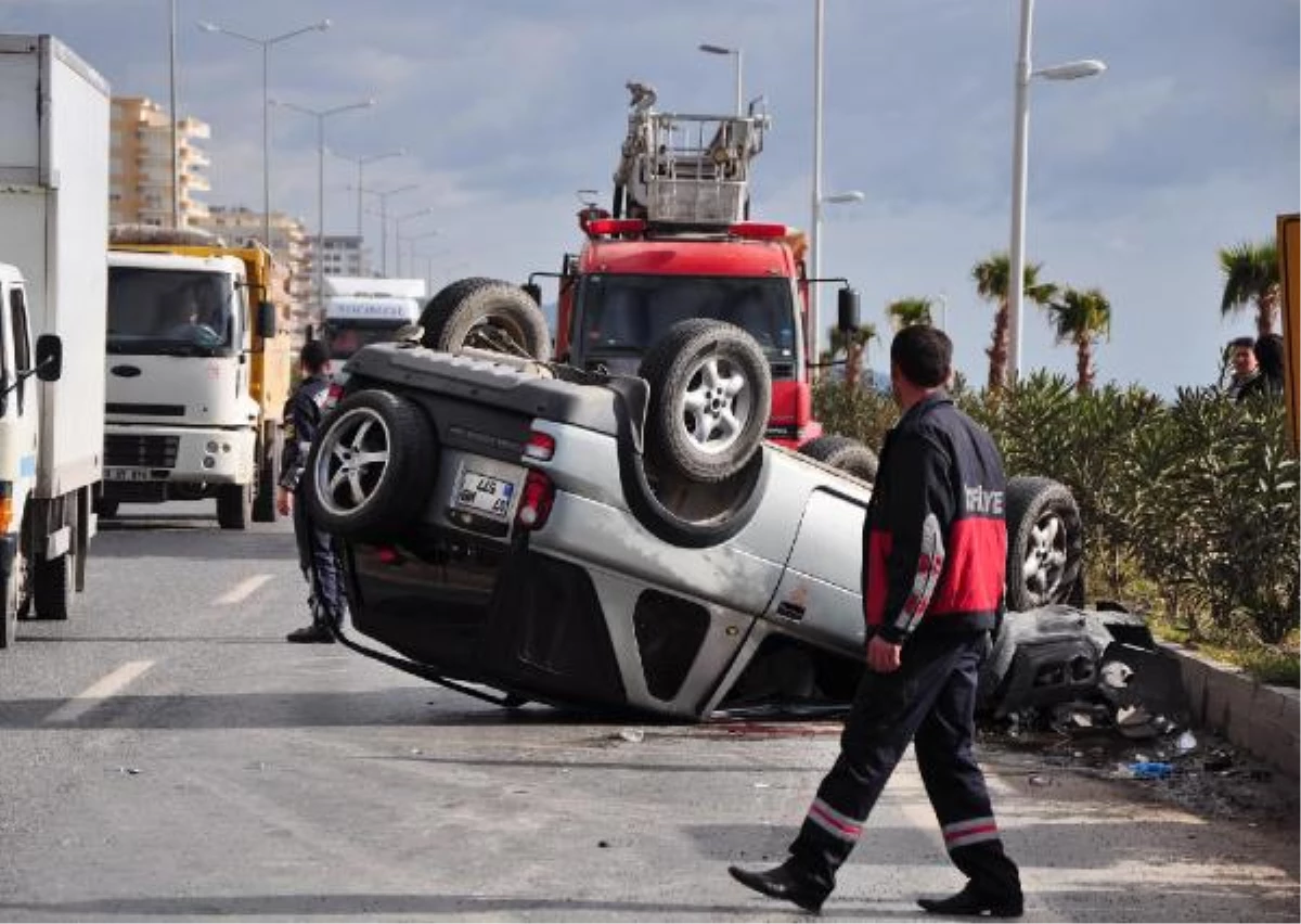 Alanya\'da Trafik Kazası: 1 Ölü, 2 Yaralı