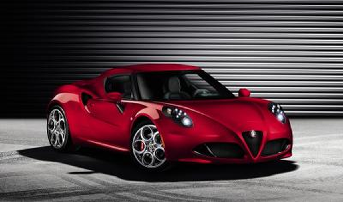 Alfa Romeo\'nun Süper Coupesi ?4c? Modeli Yüzünü Gösterdi!