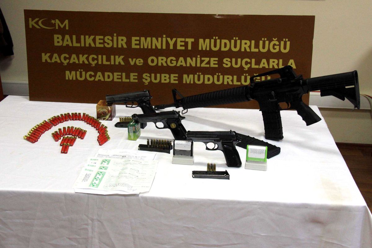 Balıkesir\'de Suç Örgütü Operasyonu5 Tutuklama