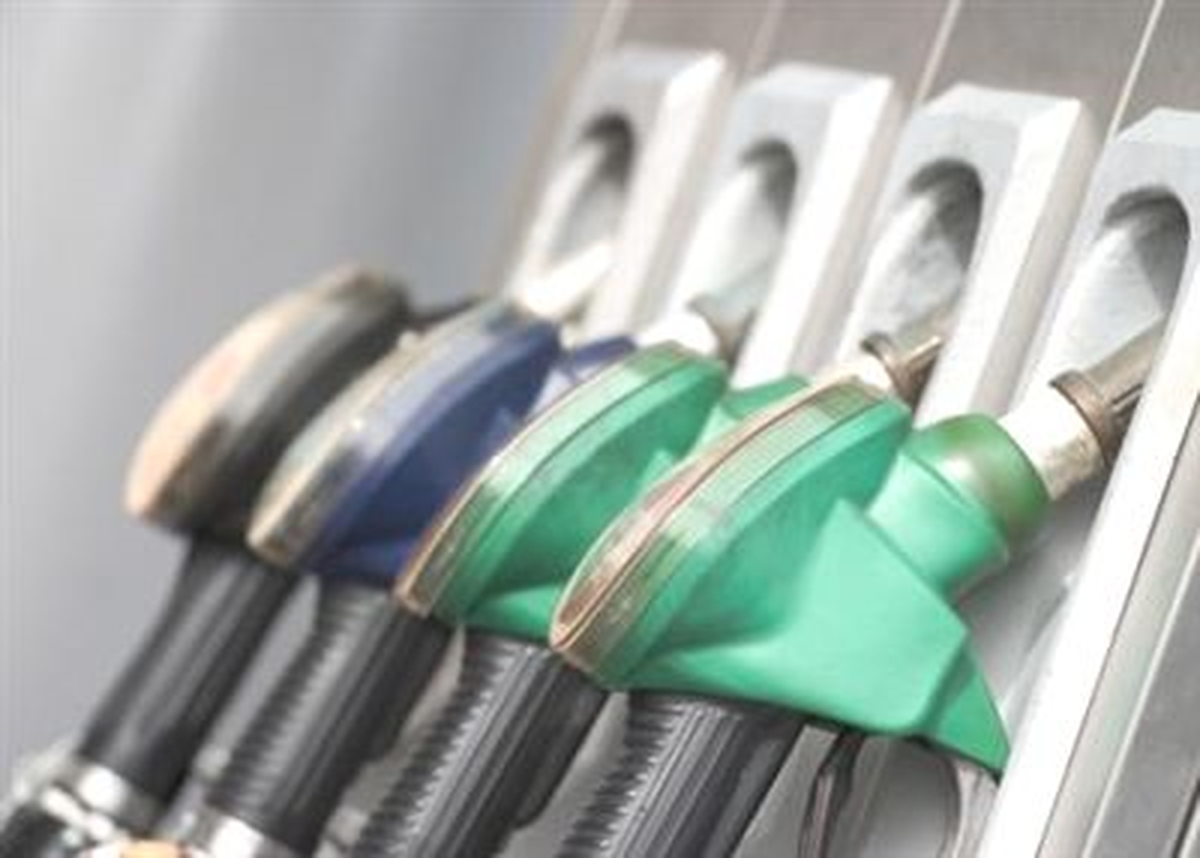 Benzin Satışları Geriledi, Motorin Satışları Arttı