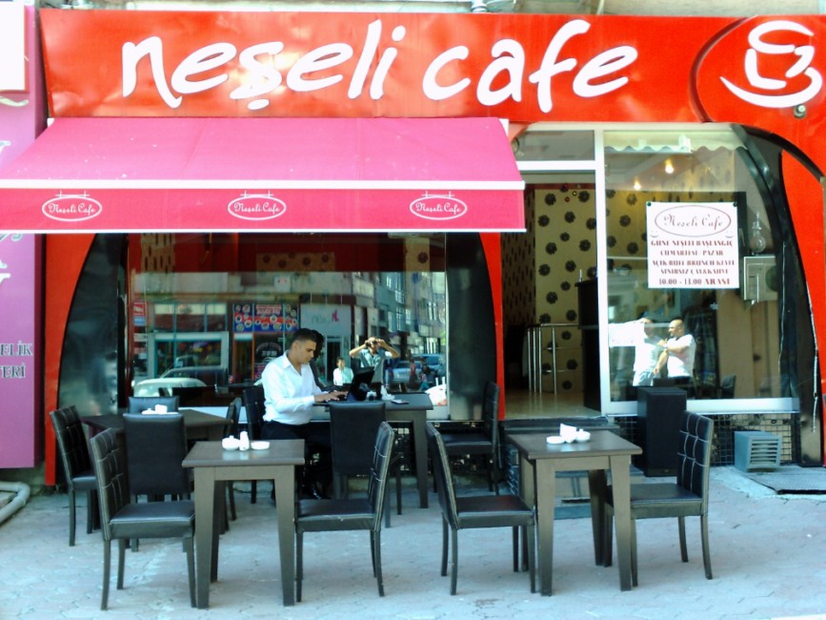 Sivas\'ta Okul Saatinde Kafelere 18 Yaş Sınırı Getirildi