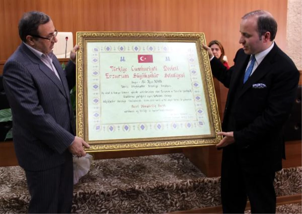 Tebriz Belediye Başkanı, Erzurum\'un Fahri Hemşehrisi Oldu