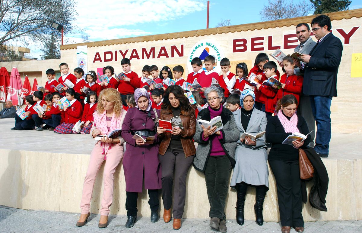 Sevgililer Günü\'nde 14 Dakika Kitap Okundu