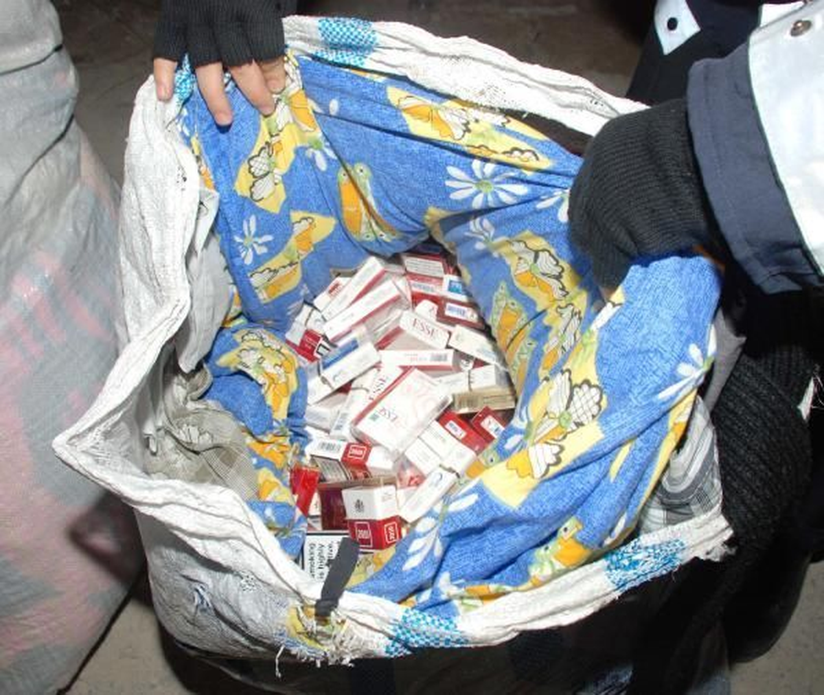 7 Bin 800 Paket Kaçak Sigara Ele Geçirildi