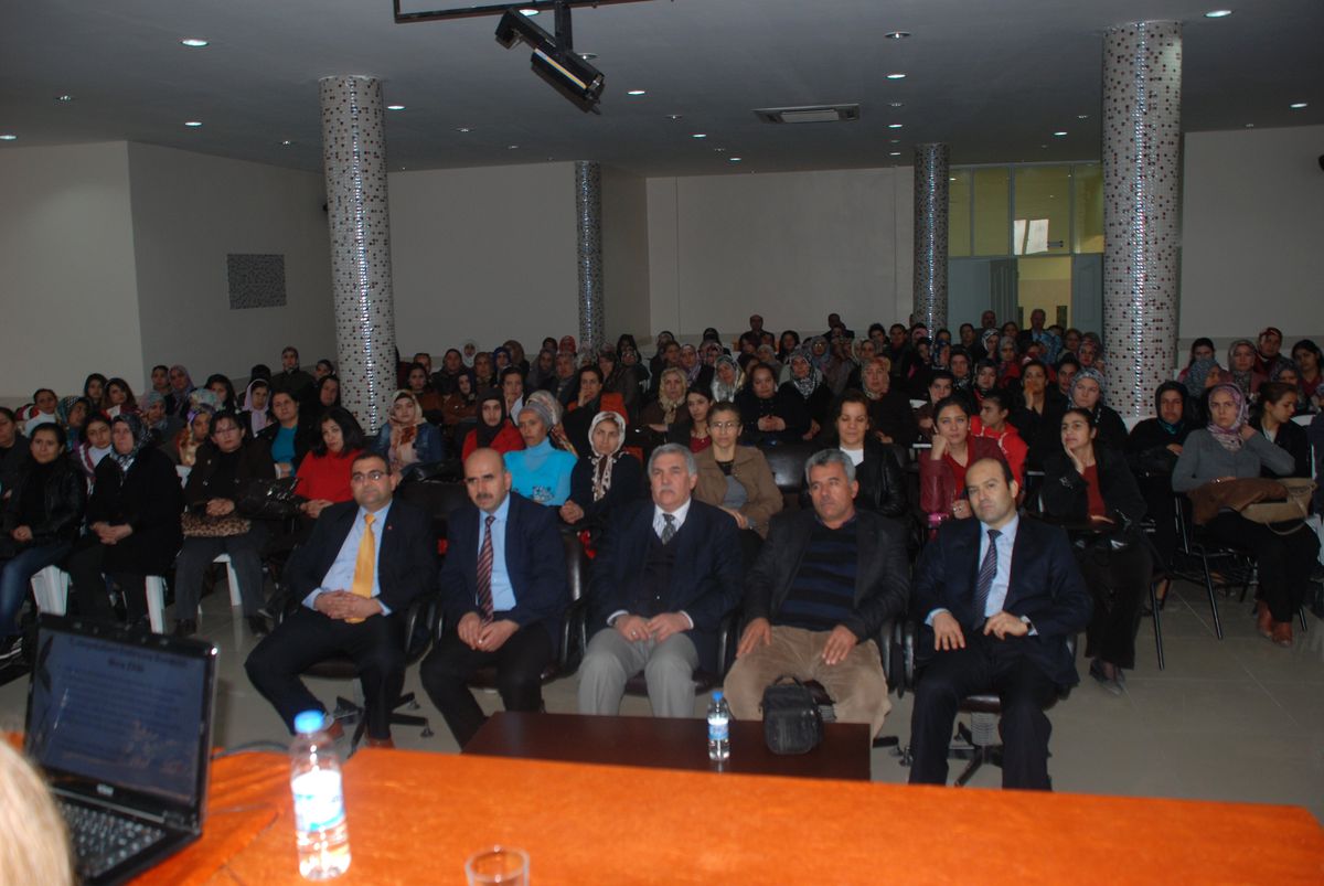 Aile İçi Şiddet ve Çözüm Yolları Konferansı