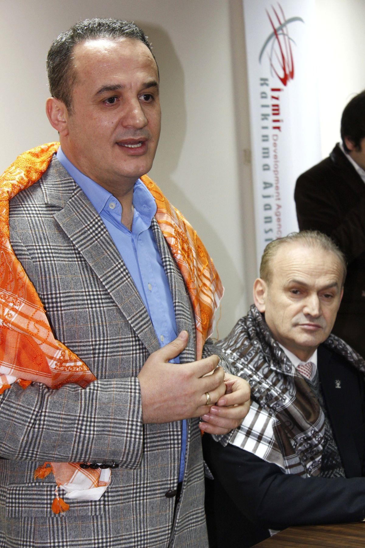 "İzmir\'de Belediyeler Arasında Ahenk Yok"
