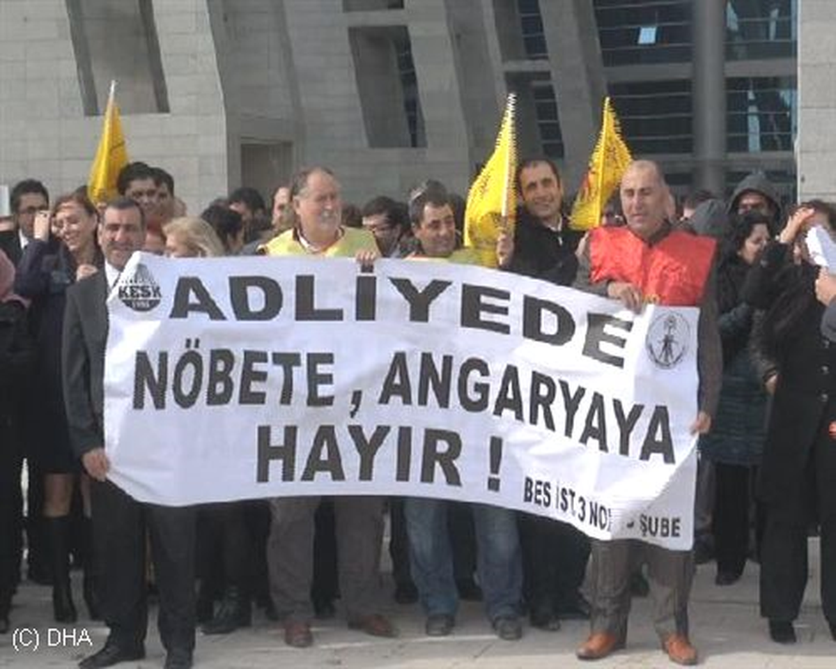 Anadolu Adliyesi Önünde Eylem