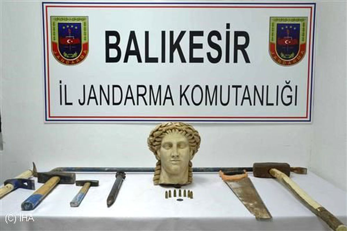 Roma Dönemine Ait Heykel Ele Geçirildi