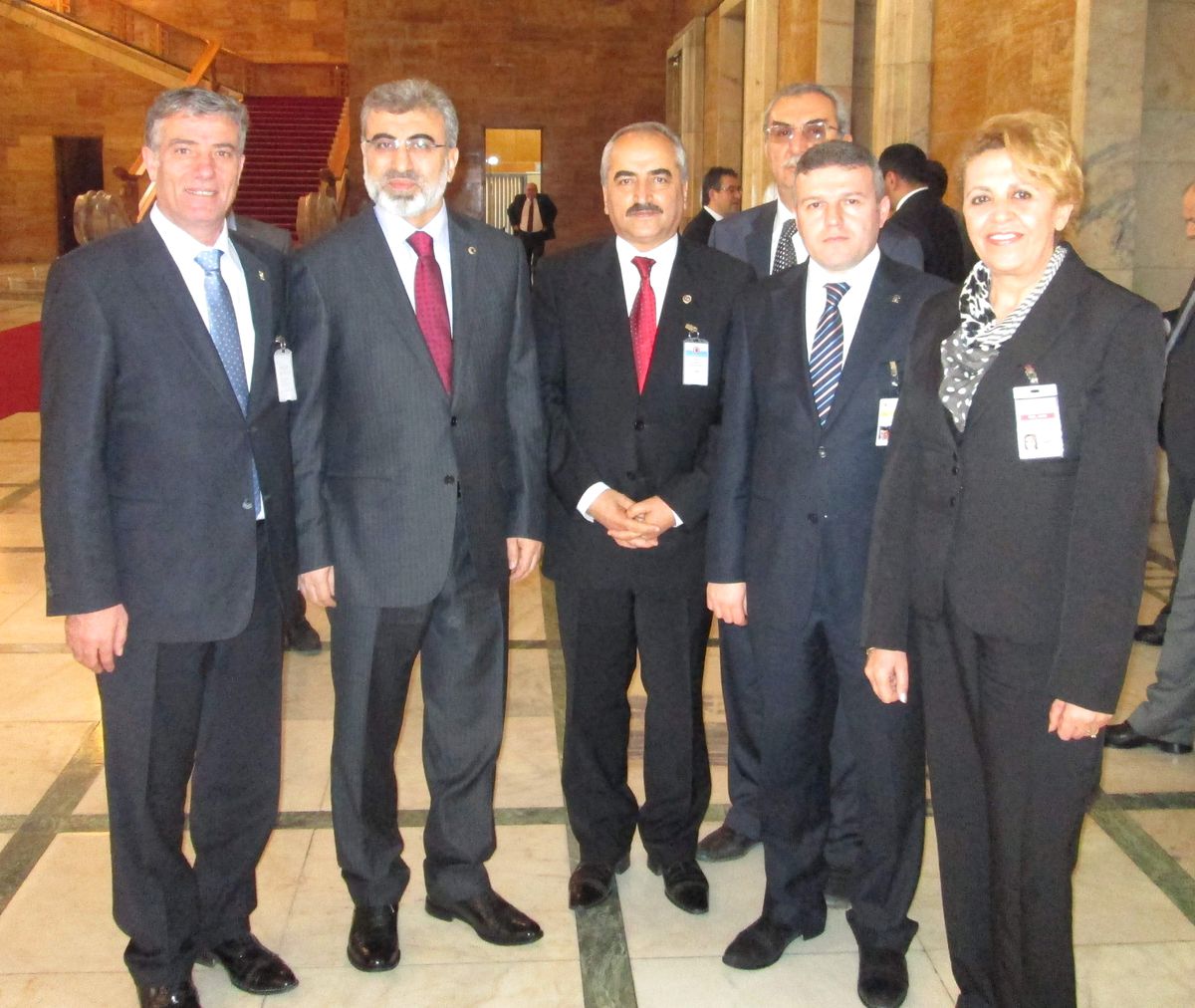 Başbakan Erdoğan, Kazım Şahin\'e Rozet Taktı