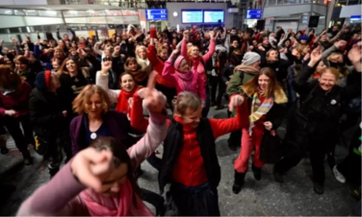 Berlin, Kadın Hakları İçin Dans Etti