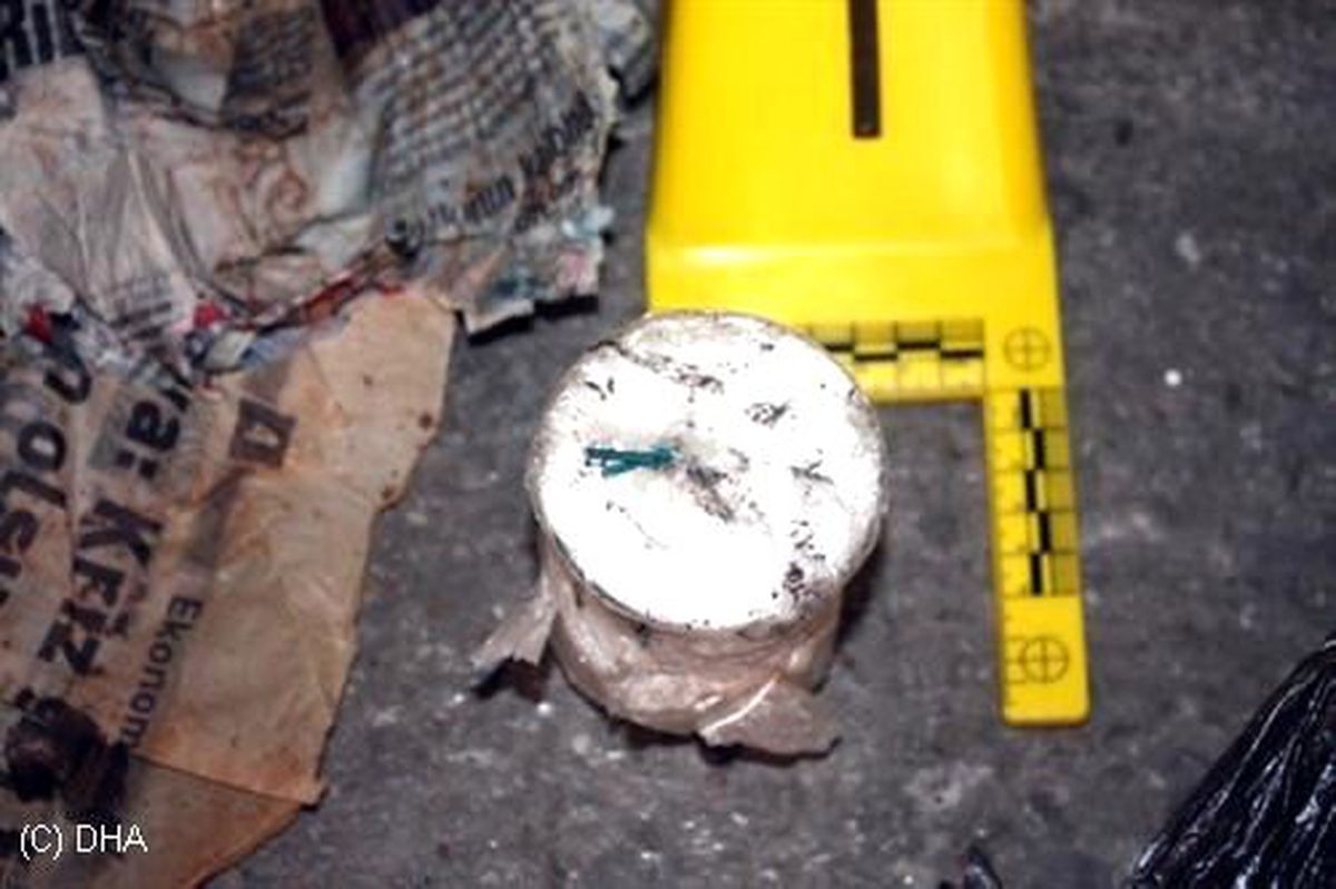 Bismil\'de Mezara Gömülü El Yapımı Bomba Bulundu