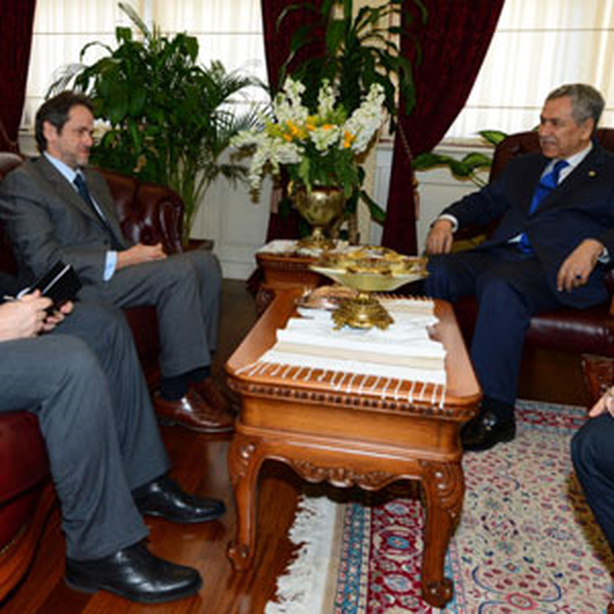 Bülent Arınç, Loukakis\'i Kabul Etti