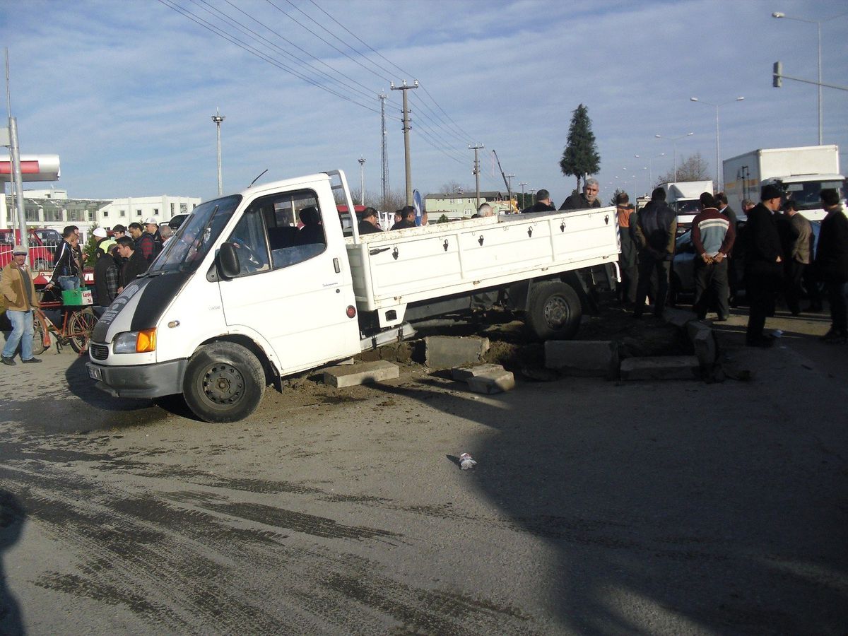Çarşamba\'da Trafik Kazası: 2 Yaralı