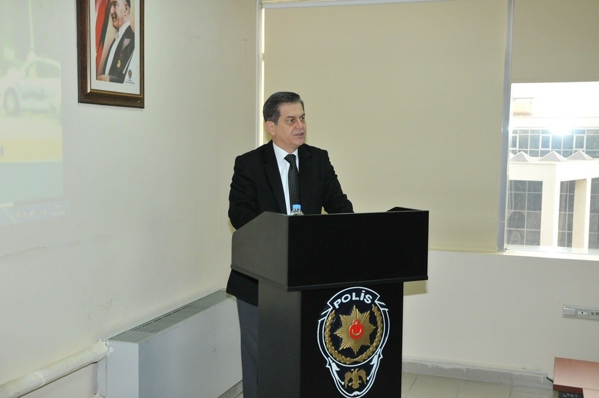 Ceren, Toplu Taşıma Yapan Araç Sürücülerini Uyardı