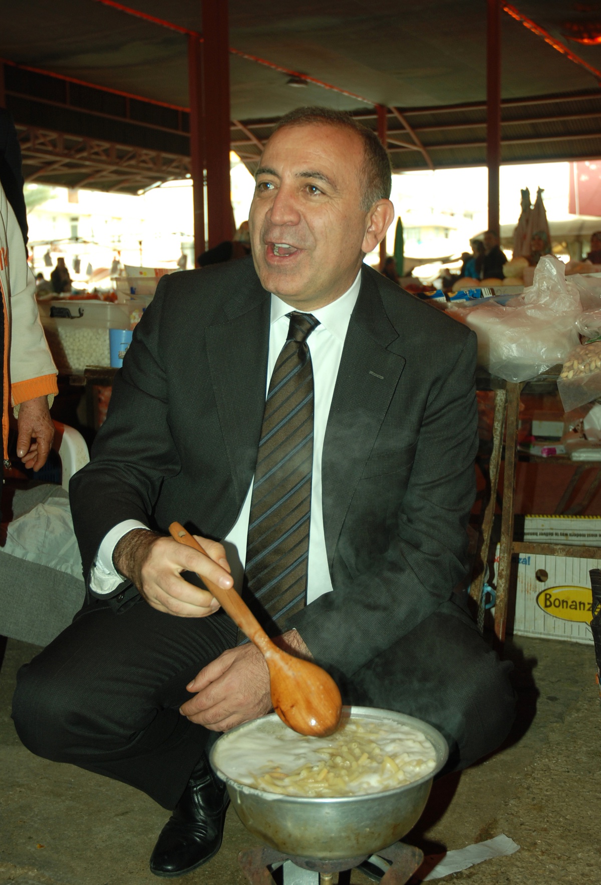CHP\'li Tekin, Manavgat\'ta Vatandaşlarla Sohbet Etti