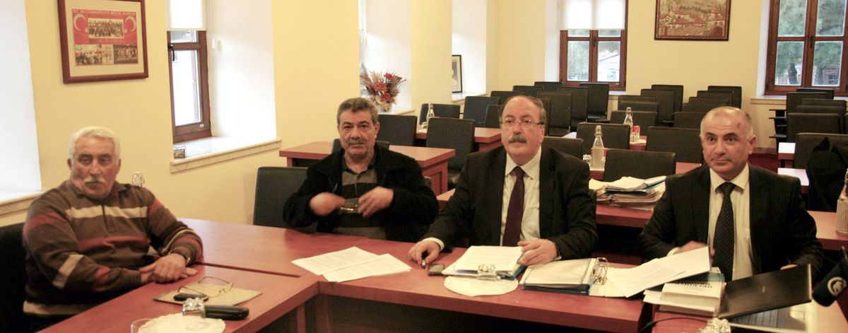 CHP\'li Üyelerden Hakaret ve Şiddet Açıklaması