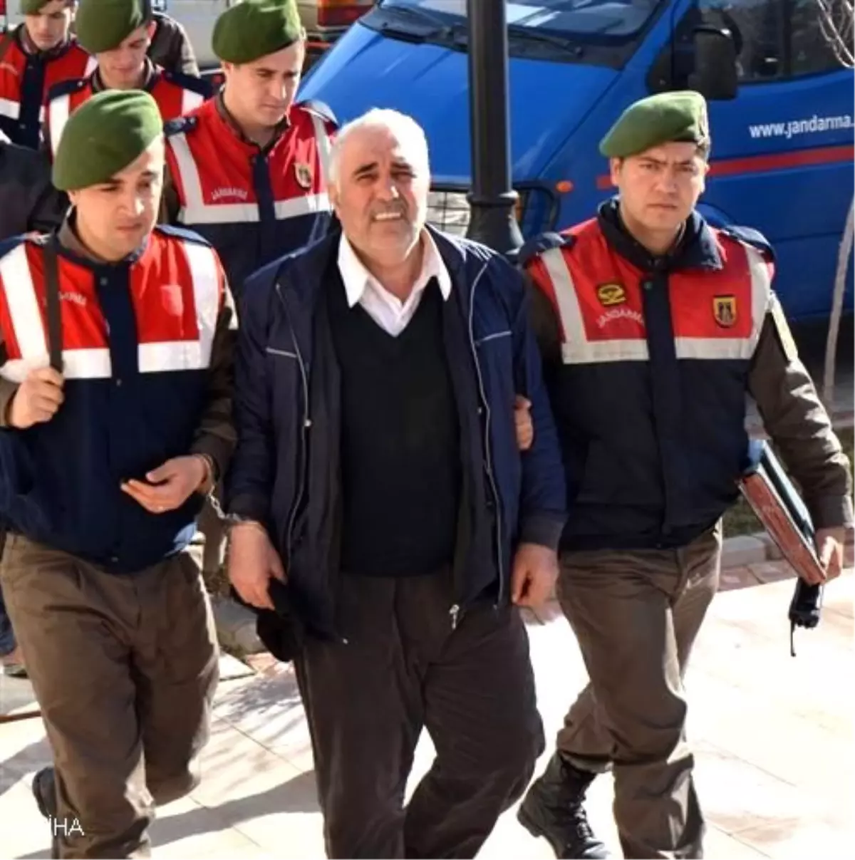 Cinayetten Aranan Zanlı Otobüste Yakalandı