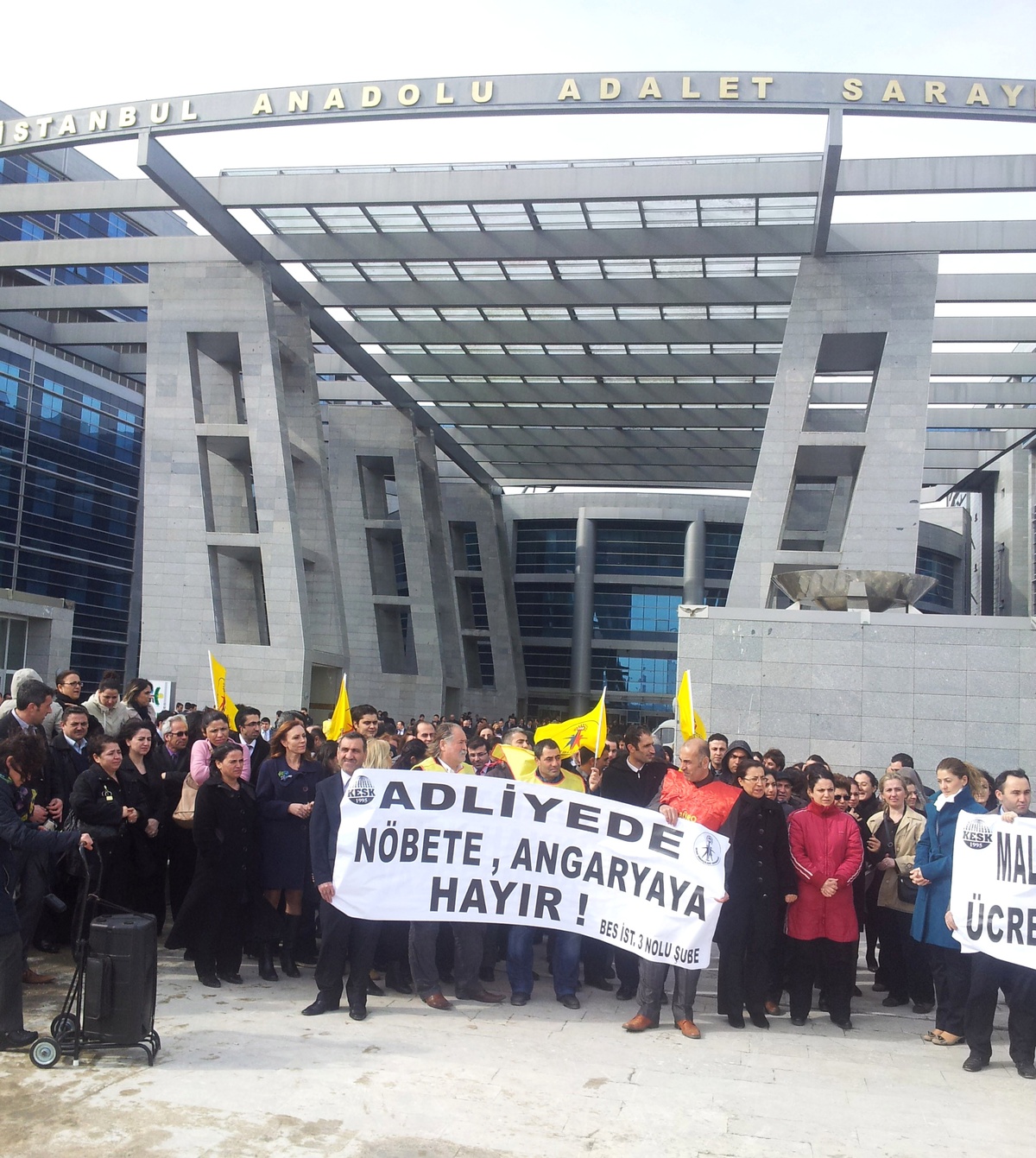 Dünyanın En Büyük Adliyesinde Eylem