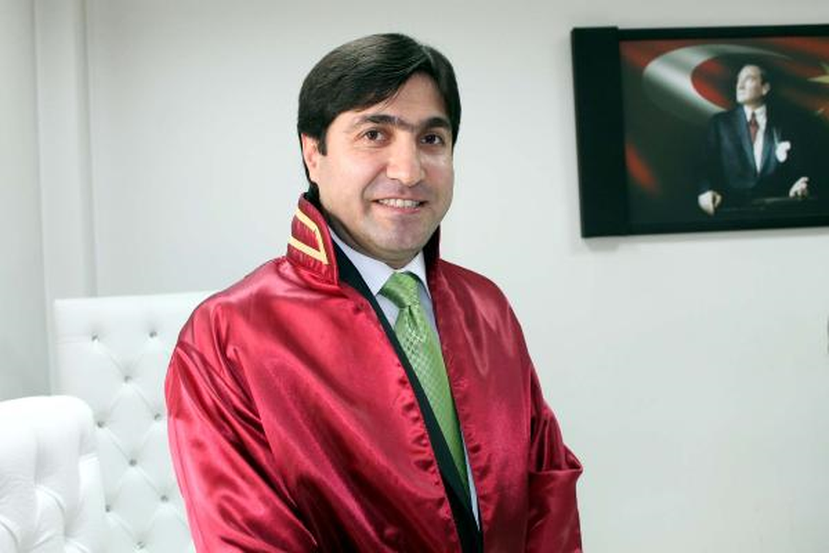 Eğitimciler Sevgililer Günü\'nde Nikah Kıydırdı