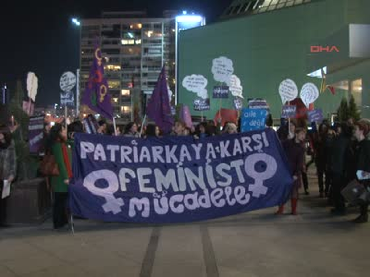 Feminist Kadınlar Cinayetleri Protesto Etti