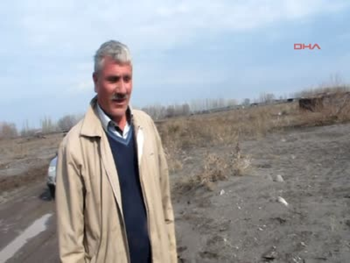 Iğdır Ağrı Dağı'ndan Gelecek Seli Tutması İçin Gölet Yapılıyor Ağrı Dağı'ndan Gelecek Seli Tutması...