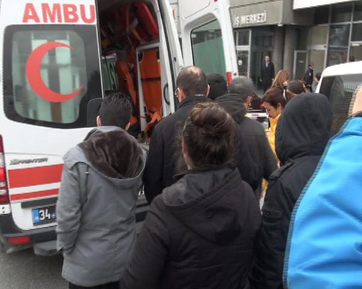 İş Merkezinde "Zehirlenme" Paniği (1)